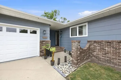 2419 27th Avenue S Fargo ND 58103