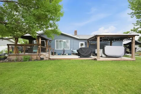 2419 27th Avenue S Fargo ND 58103
