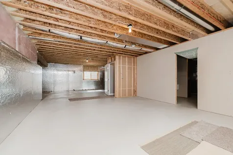 469 Roundhouse Street Shakopee MN 55379