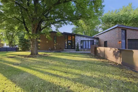 415 14th Avenue N Fargo ND 58102