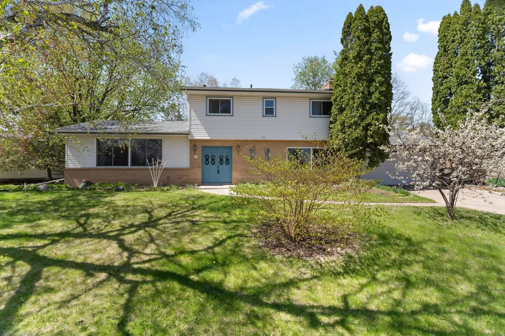 9908 Oxborough Road Bloomington MN 55437