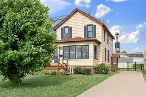 422 1st Avenue SE Stewartville MN 55976