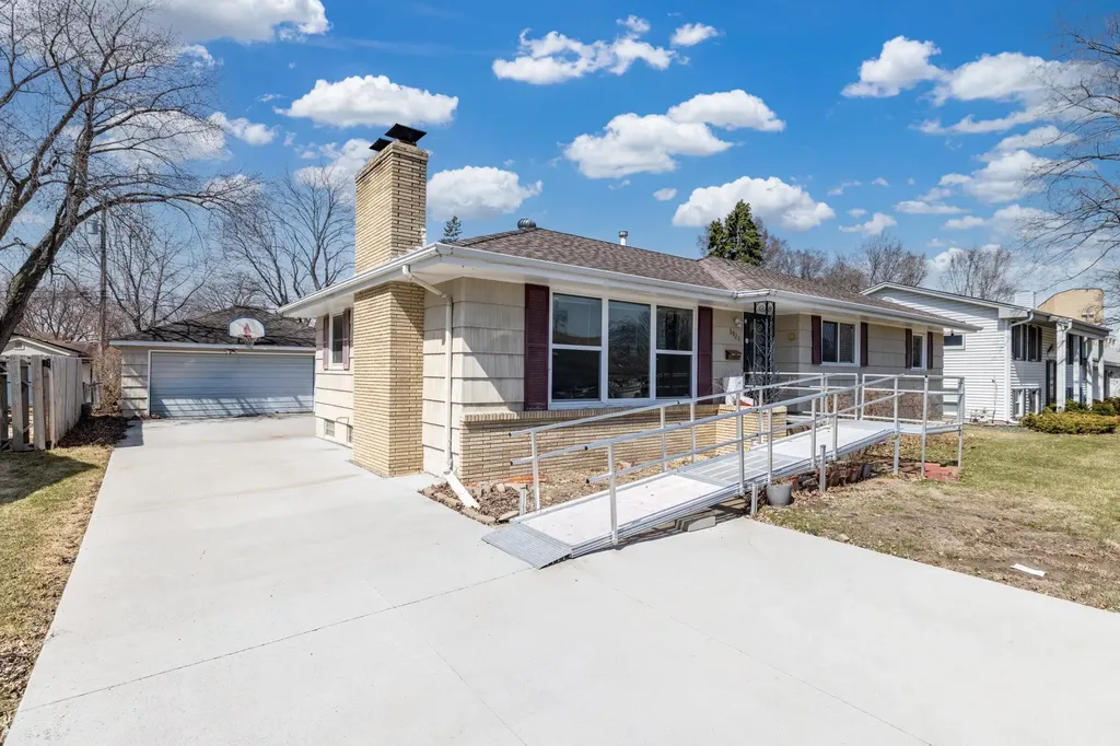 6925 Halifax Avenue N Brooklyn Center MN 55429