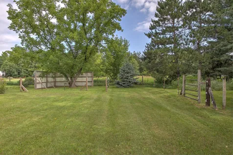 9793 301st Avenue NE North Branch MN 55056