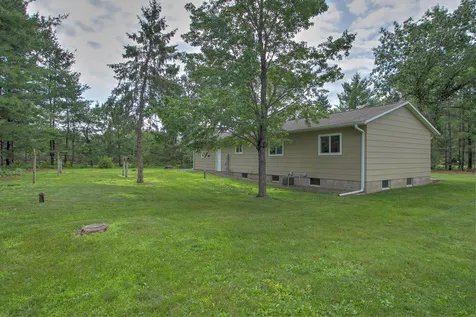 9793 301st Avenue NE North Branch MN 55056