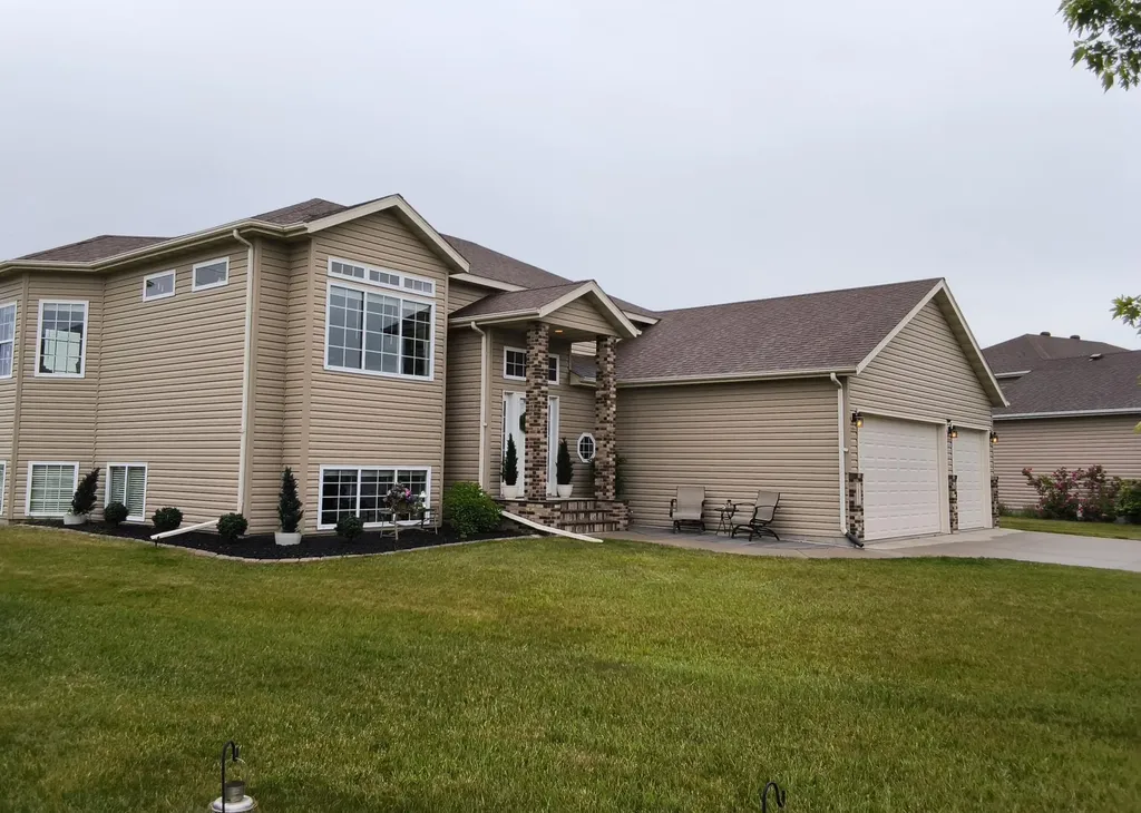 5002 45th Avenue S Fargo ND 58104