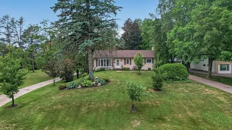 2559 Clarence Street Maplewood MN 55109