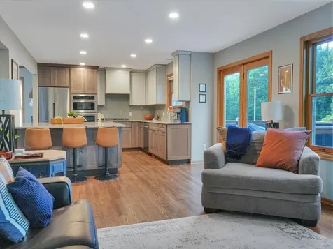 1602 Woodstone Drive Victoria MN 55386