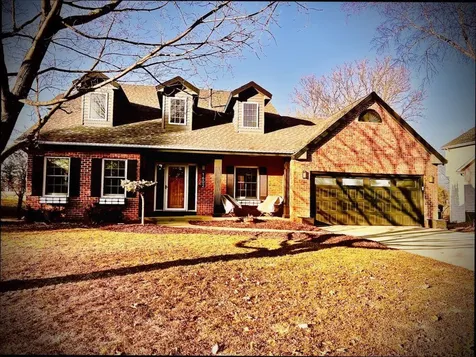 1602 Woodstone Drive Victoria MN 55386