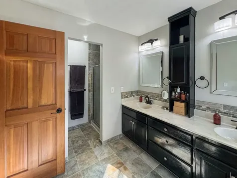1602 Woodstone Drive Victoria MN 55386
