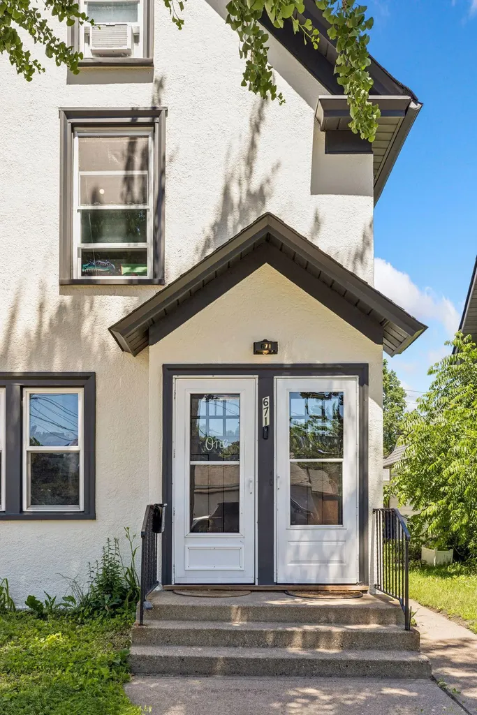 671 Spring Street NE Minneapolis MN 55413