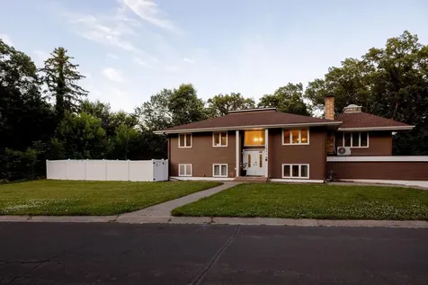 1631 21st Avenue NW New Brighton MN 55112