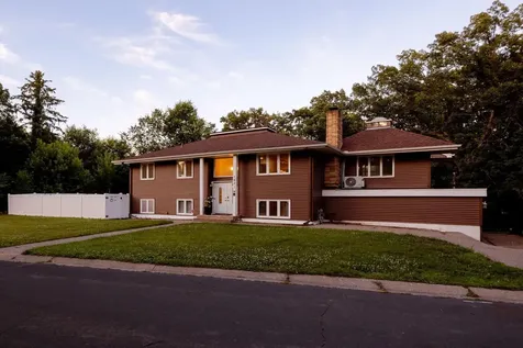 1631 21st Avenue NW New Brighton MN 55112