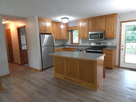 5627 Lannon Avenue NE Albertville MN 55301