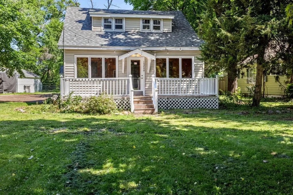 15240 9th Avenue N Plymouth MN 55447
