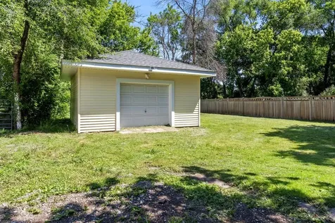 15240 9th Avenue N Plymouth MN 55447