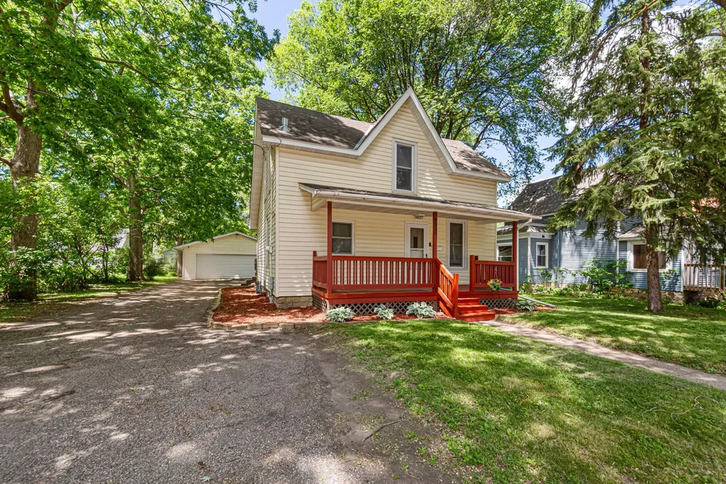 720 8th Avenue NW Faribault MN 55021