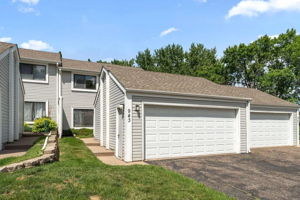 943 Sylvia Lane Shoreview MN 55126
