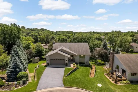 8713 Lakeview Circle Bloomington MN 55438