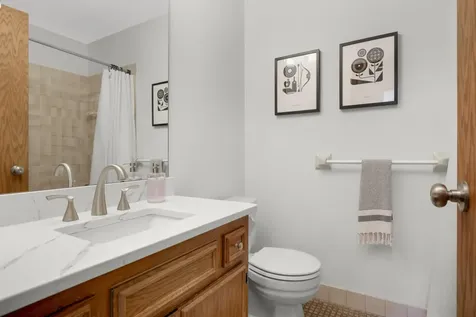 8713 Lakeview Circle Bloomington MN 55438