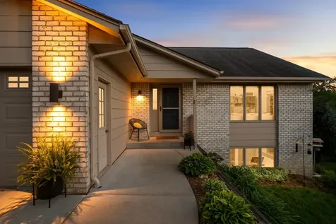 8713 Lakeview Circle Bloomington MN 55438