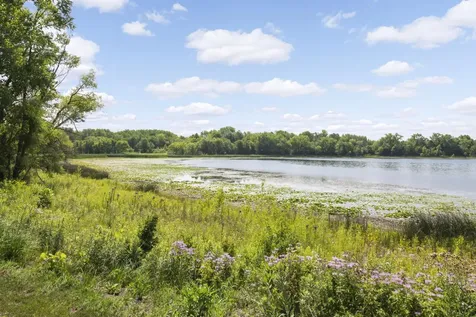 8713 Lakeview Circle Bloomington MN 55438