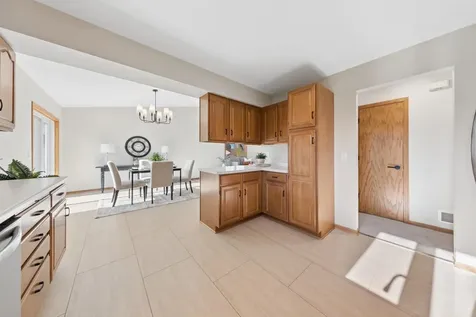 1193 Shawmut Street S Shakopee MN 55379