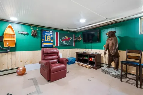8233 Highway 37 Eveleth MN 55734