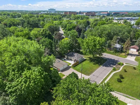 784 Mary Street N Maplewood MN 55119