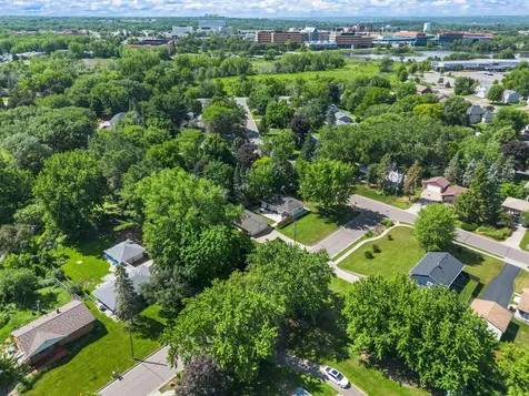 784 Mary Street N Maplewood MN 55119