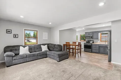 784 Mary Street N Maplewood MN 55119