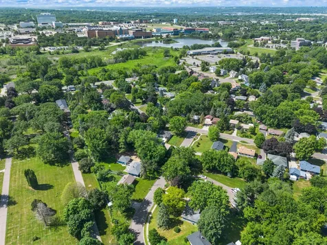 784 Mary Street N Maplewood MN 55119