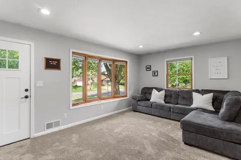 784 Mary Street N Maplewood MN 55119