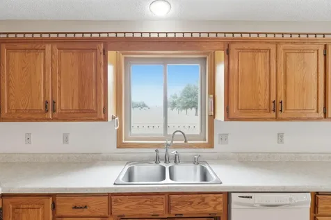 2073 Lydia Avenue E Maplewood MN 55109