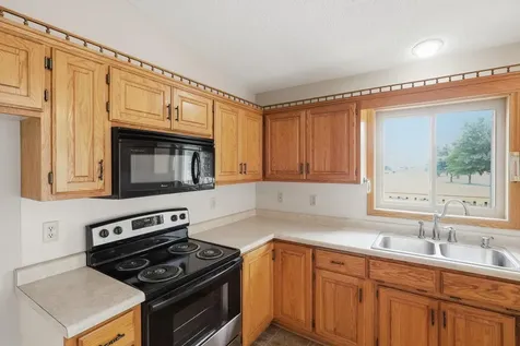 2073 Lydia Avenue E Maplewood MN 55109
