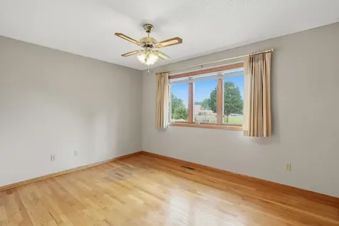 2073 Lydia Avenue E Maplewood MN 55109
