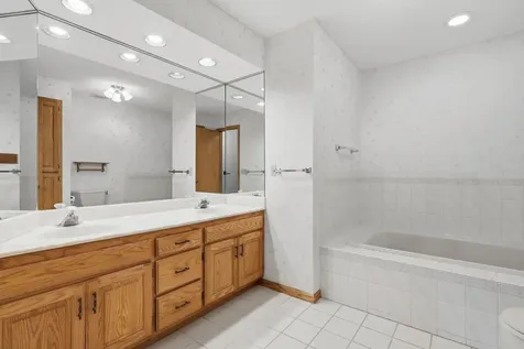 2073 Lydia Avenue E Maplewood MN 55109