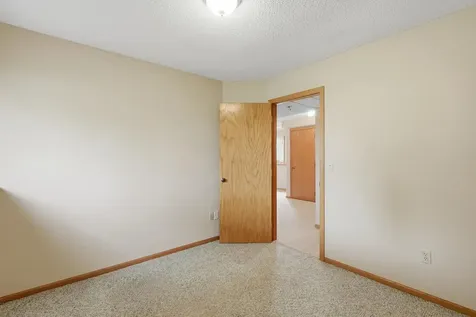 2073 Lydia Avenue E Maplewood MN 55109