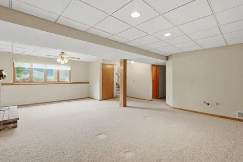 2073 Lydia Avenue E Maplewood MN 55109