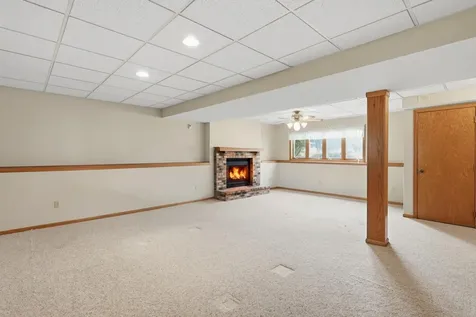 2073 Lydia Avenue E Maplewood MN 55109
