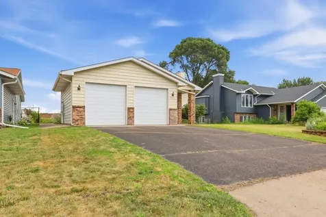 2073 Lydia Avenue E Maplewood MN 55109