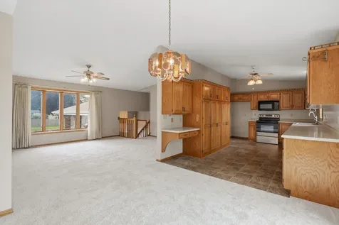 2073 Lydia Avenue E Maplewood MN 55109