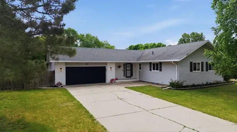57 Prairiewood Drive S Fargo ND 58103