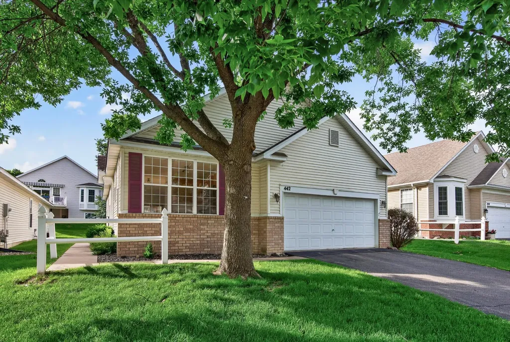 442 Meadowood Lane Burnsville MN 55337