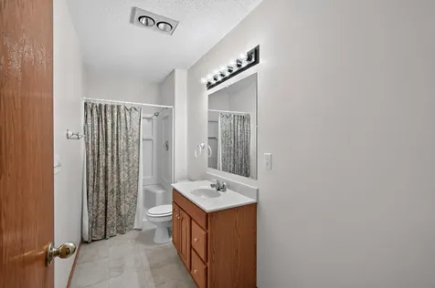 442 Meadowood Lane Burnsville MN 55337