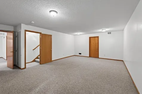 442 Meadowood Lane Burnsville MN 55337