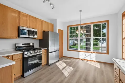 442 Meadowood Lane Burnsville MN 55337