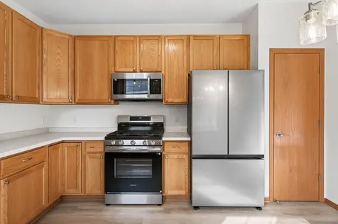442 Meadowood Lane Burnsville MN 55337