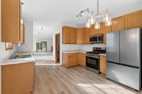 442 Meadowood Lane Burnsville MN 55337