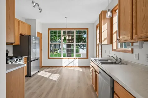 442 Meadowood Lane Burnsville MN 55337
